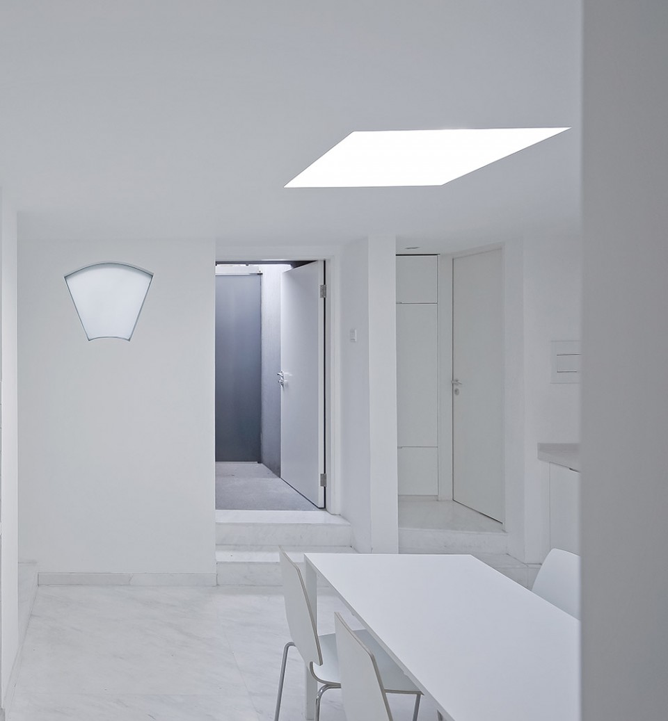 享有天光的客厅空间 Living room lit up by skylight