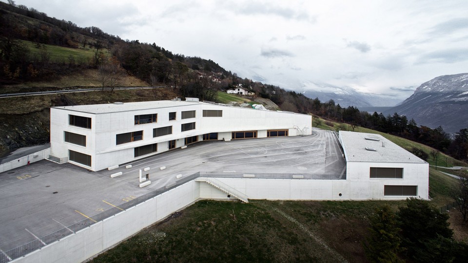 001-School complex in Chermignon by FREI REZAKHANLOU