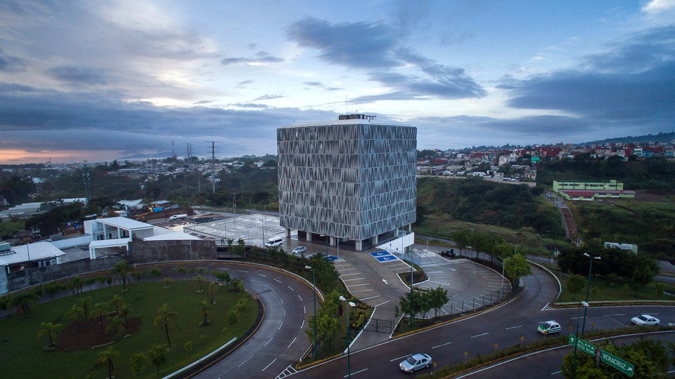 002-New Torre Olmo Office by LEAP (3)