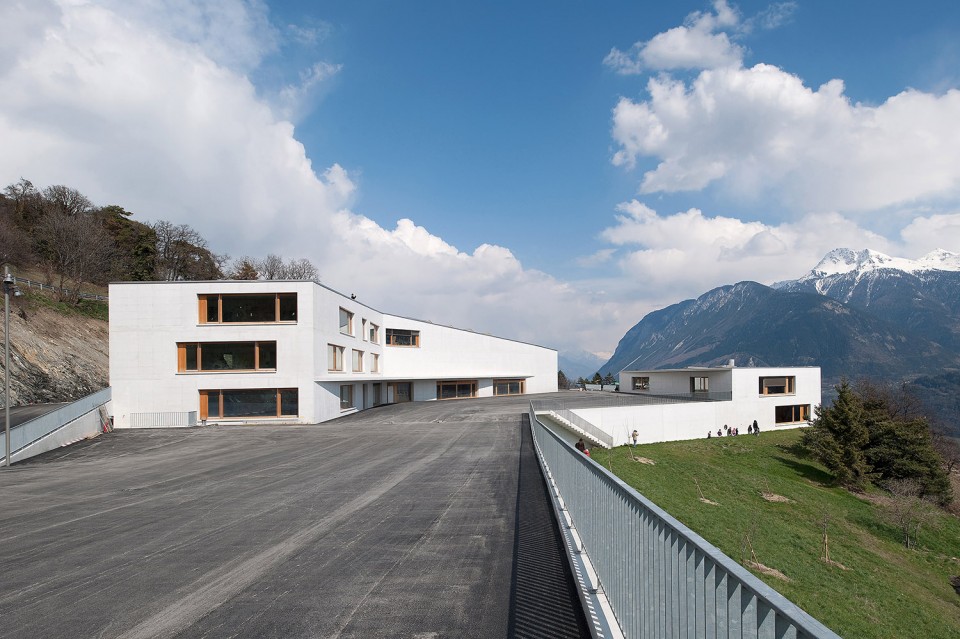 002-School complex in Chermignon by FREI REZAKHANLOU