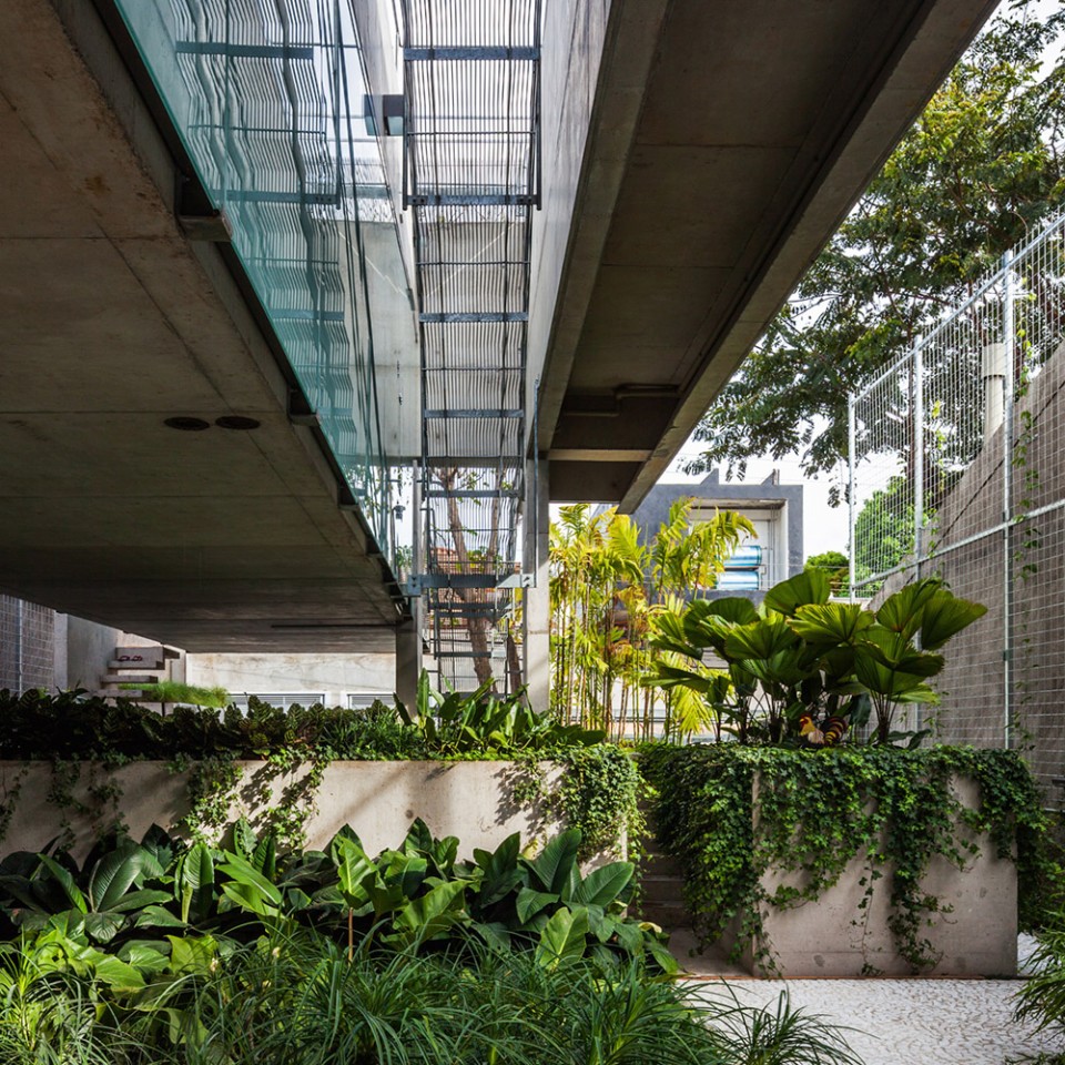 003-Weekend House in Downtown São Paulo by spbr arquitetos
