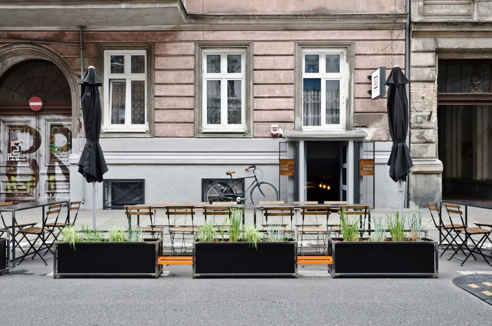 001-Źródło.bar by Adam Wiercinski Architekt