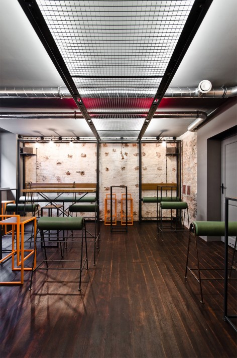 008-Źródło.bar by Adam Wiercinski Architekt