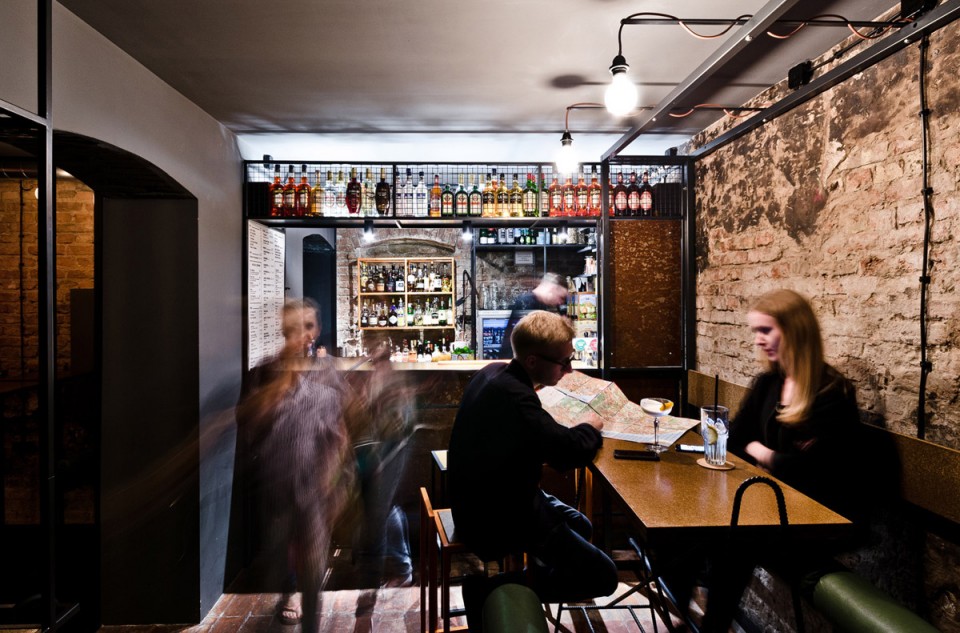 015-Źródło.bar by Adam Wiercinski Architekt