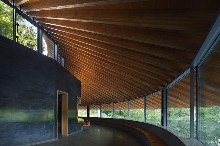 017-Sayama Lakeside Cemetery Community Hall by Hiroshi Nakamura & NAP