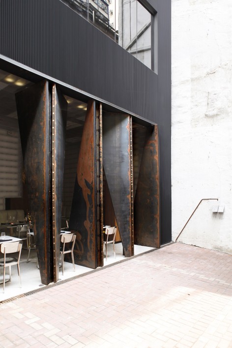 02_designsystems_tuve-silverroom_facade-02_D
