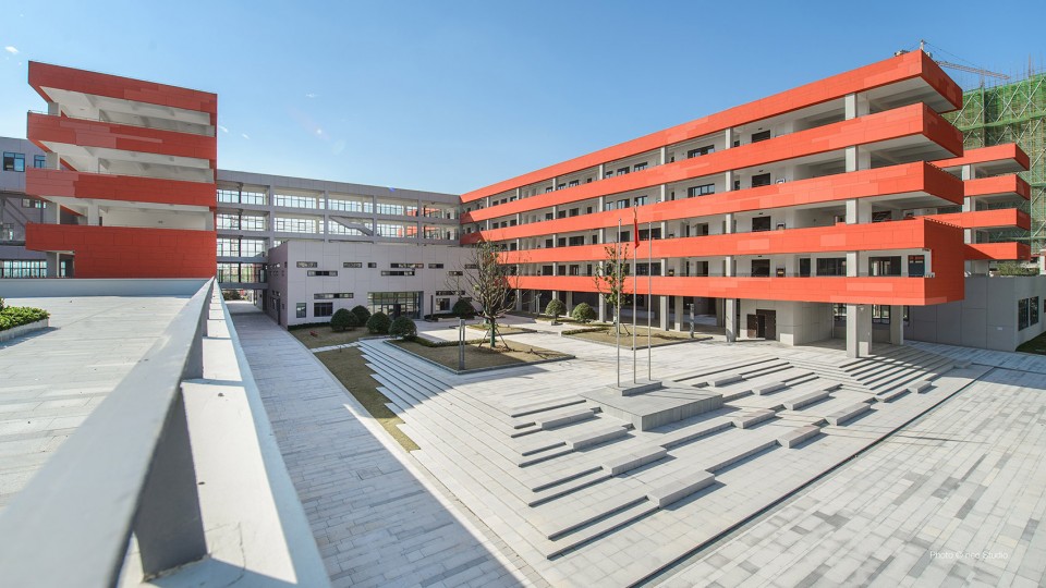 09 East Plaza Hefei No.45 Middle School by VolumeOne