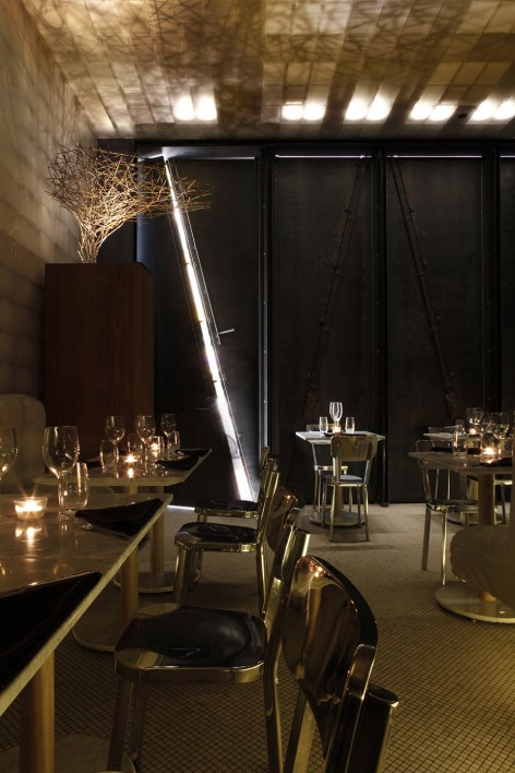 09_designsystems_tuve-silverroom_night-mood_D