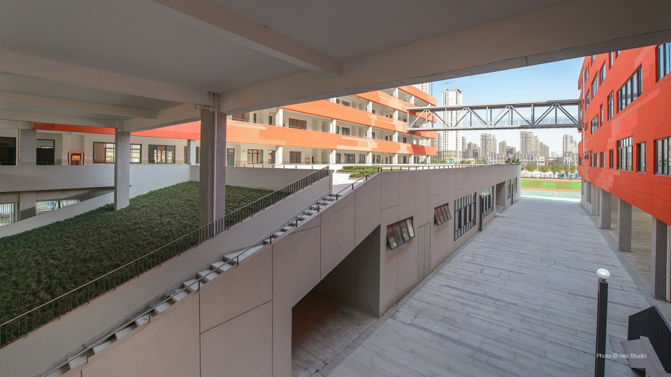 27 North Green Slope Hefei No.45 Middle School by VolumeOne
