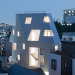Kitasenzoku Apartment by Tomoyuki Kurokawa Architects