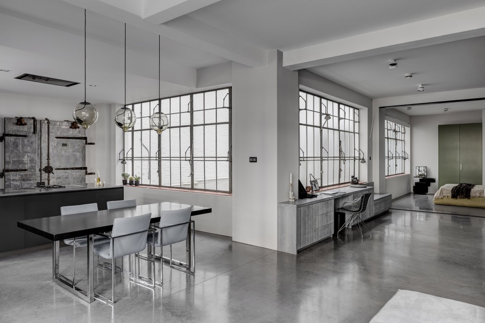 005-Theatrical Apartment by APALONDON