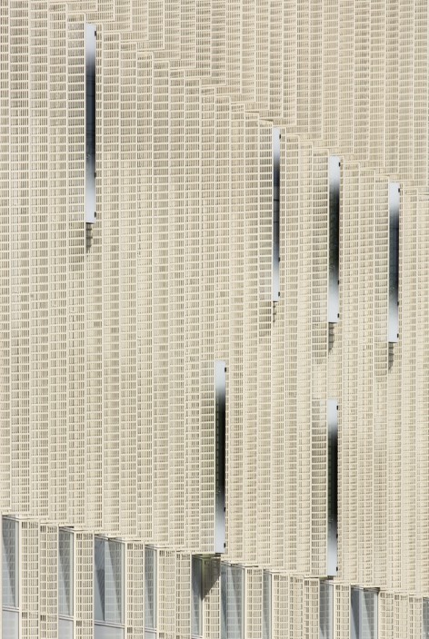006-Hachette by Jacques Ferrier Architectures