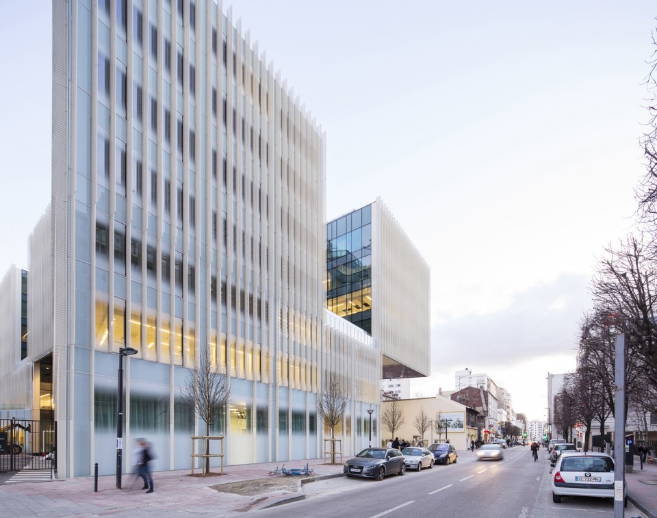 010-Hachette by Jacques Ferrier Architectures
