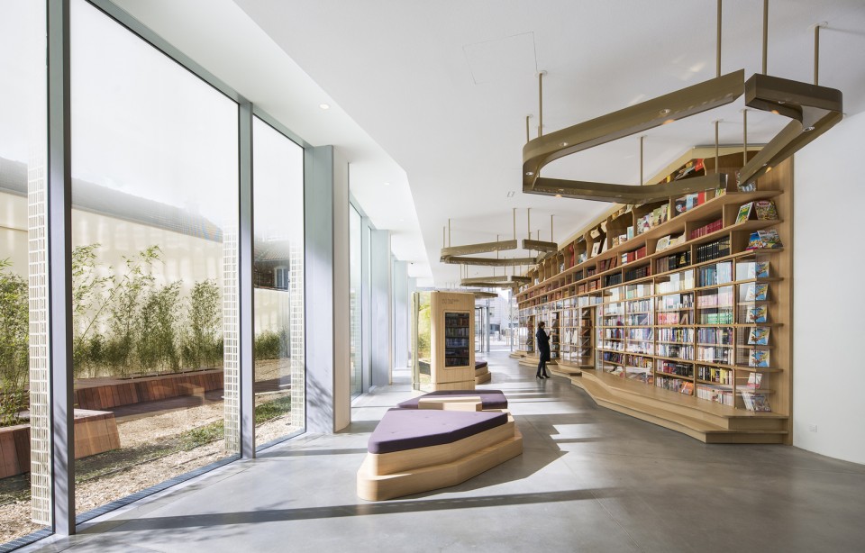 016-Hachette by Jacques Ferrier Architectures