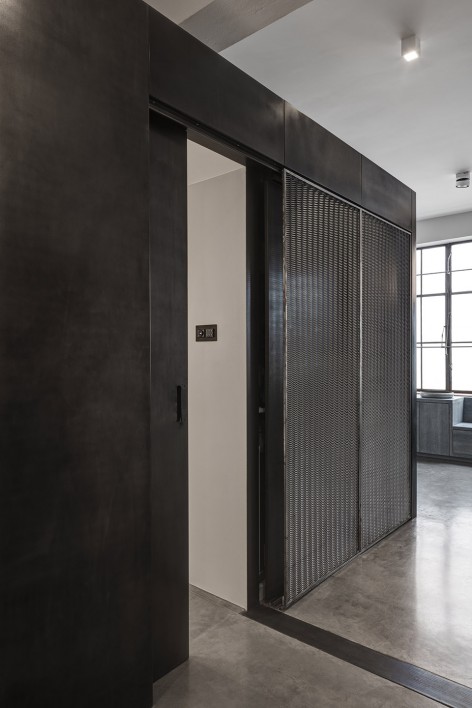 017-Theatrical Apartment by APALONDON