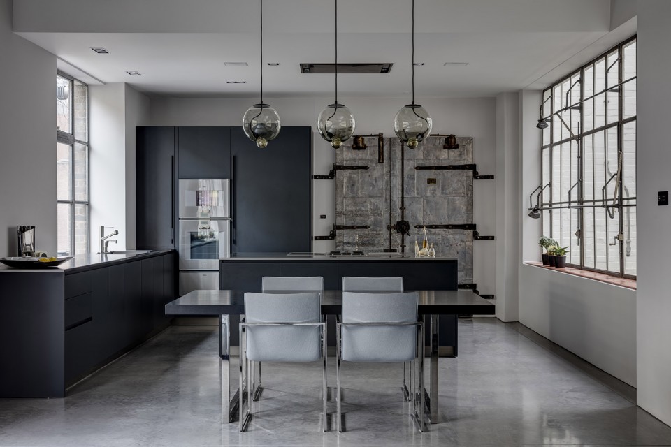 020-Theatrical Apartment by APALONDON
