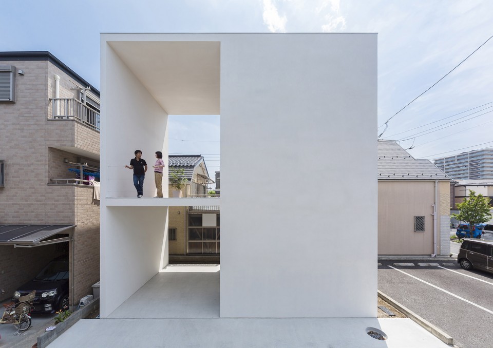 1- ichinoe_m_01 Little House with a Big Terrace by Takuro Yamamoto Architects