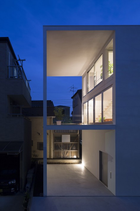1- ichinoe_m_10 Little House with a Big Terrace by Takuro Yamamoto Architects