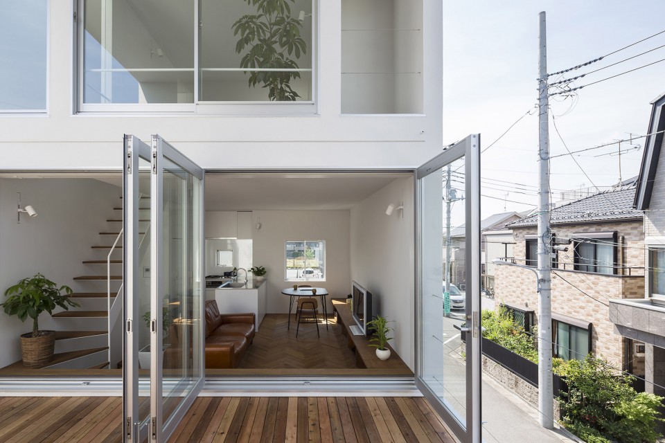 1- ichinoe_m_18 Little House with a Big Terrace by Takuro Yamamoto Architects