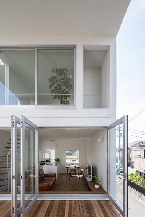 1- ichinoe_m_19 Little House with a Big Terrace by Takuro Yamamoto Architects