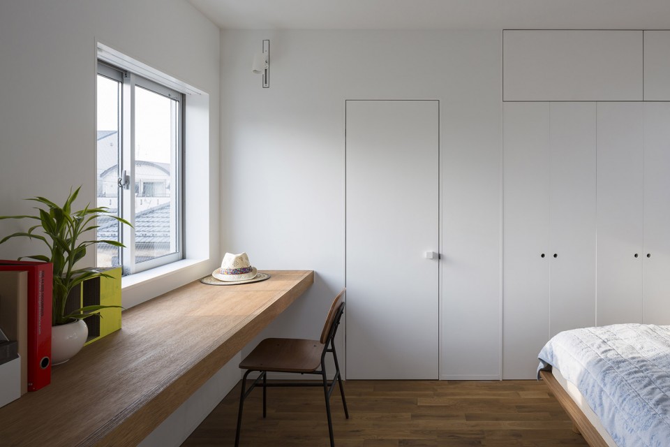 1- ichinoe_m_33 Little House with a Big Terrace by Takuro Yamamoto Architects
