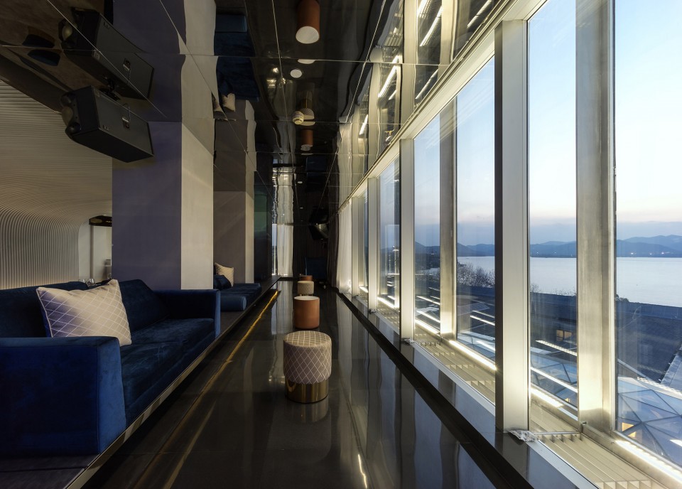 16_6F_Private Room丨大包间 V+ Lounge by the West Lake by Studio Waffles and LYCS Architecture