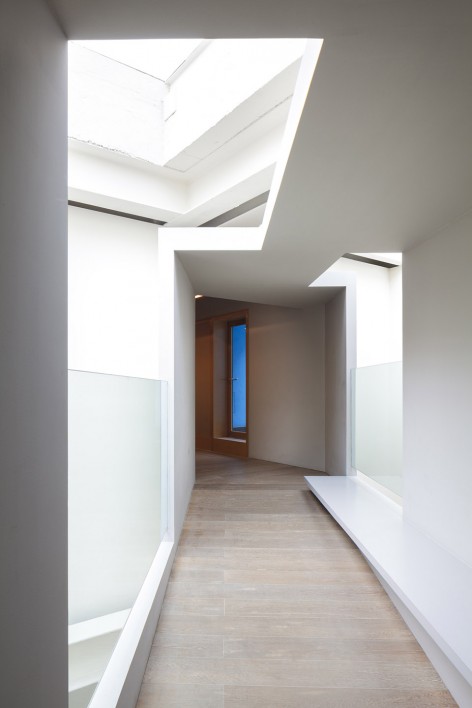 008-Living Room by Tsao & McKown Architects