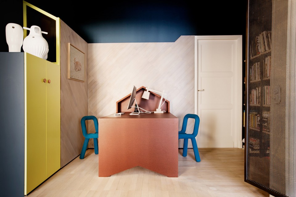 010-FRENCH METAL RACK by UDA architects