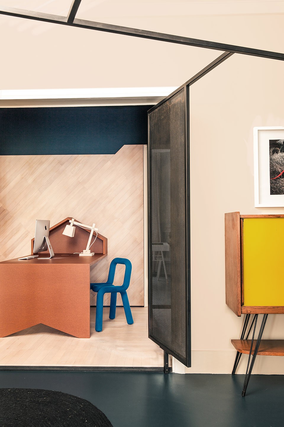 011-FRENCH METAL RACK by UDA architects