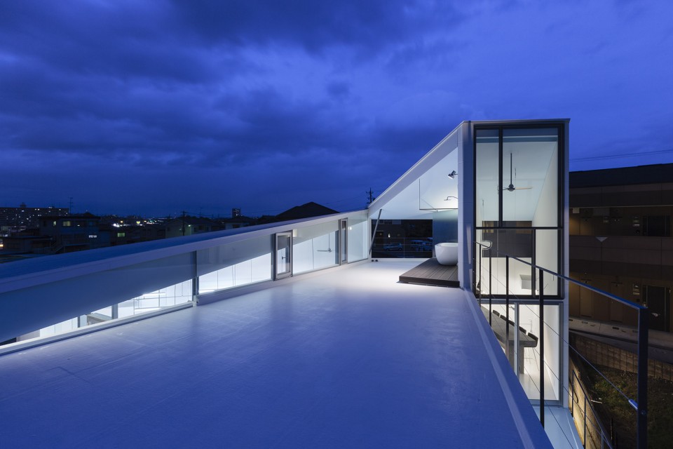 013-Accidental Office by Blues Design Office