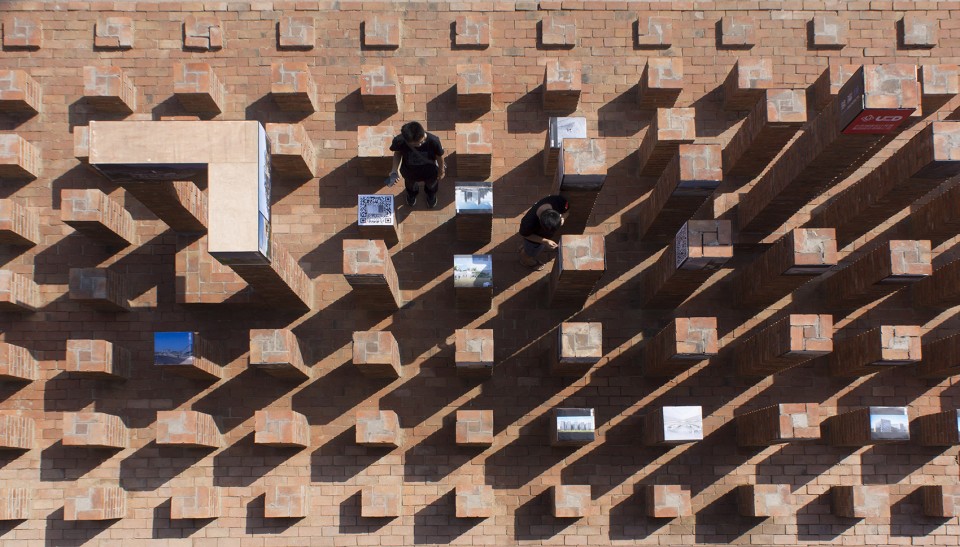 025-outdoor interactional installation