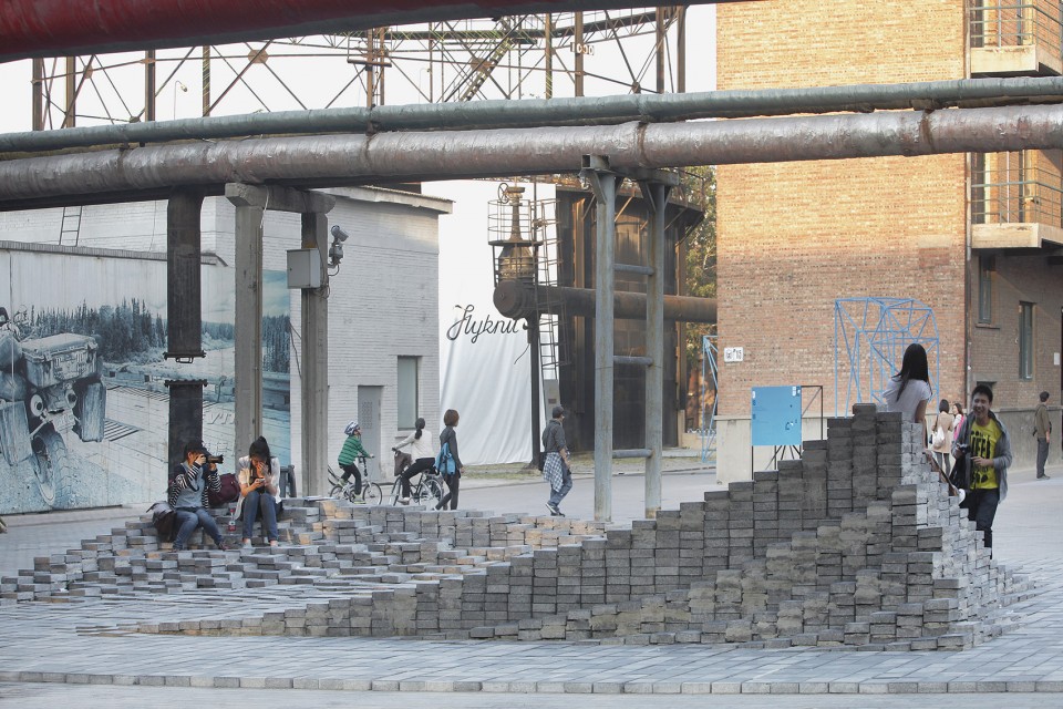 033-outdoor interactional installation
