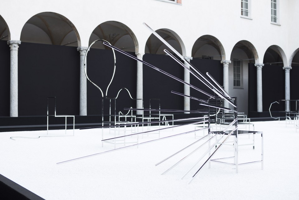 50_manga_chairs_in_Milan_08_takumi_ota