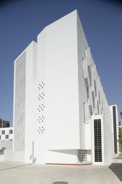 003-85 sheltered housing units for senior and public facilities by GRND82