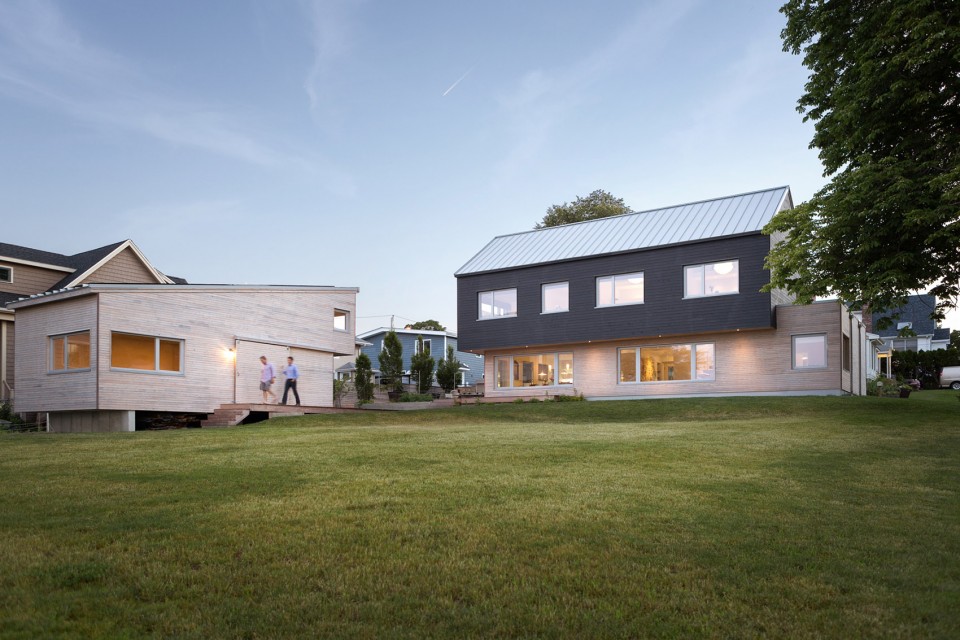 003-Quincy Bay Residence by Go Logic