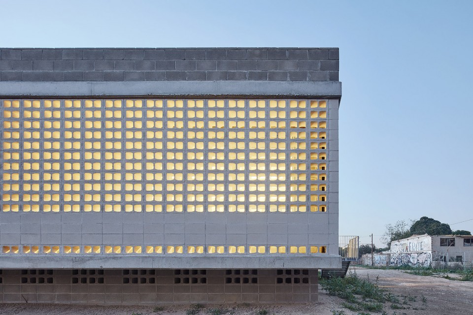 003-Solar school in Vilanova i la Geltrú by AIXOPLUC