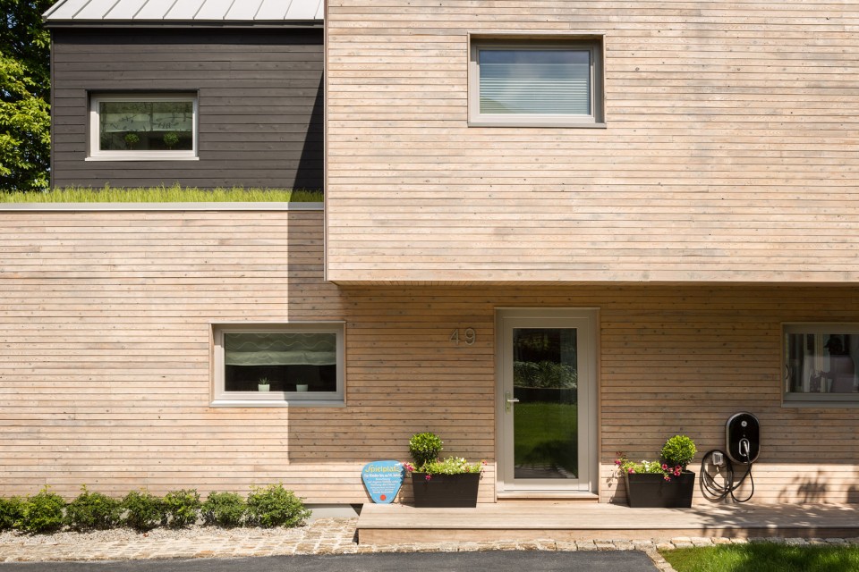 005-Quincy Bay Residence by Go Logic