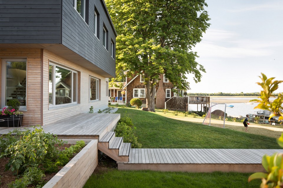 006-Quincy Bay Residence by Go Logic