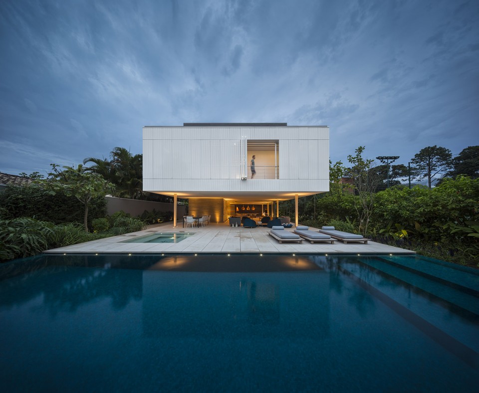 007-White house by studio mk27