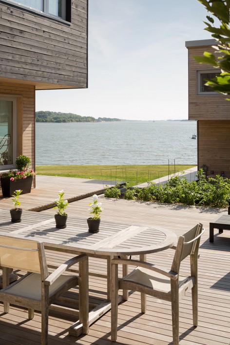 009-Quincy Bay Residence by Go Logic