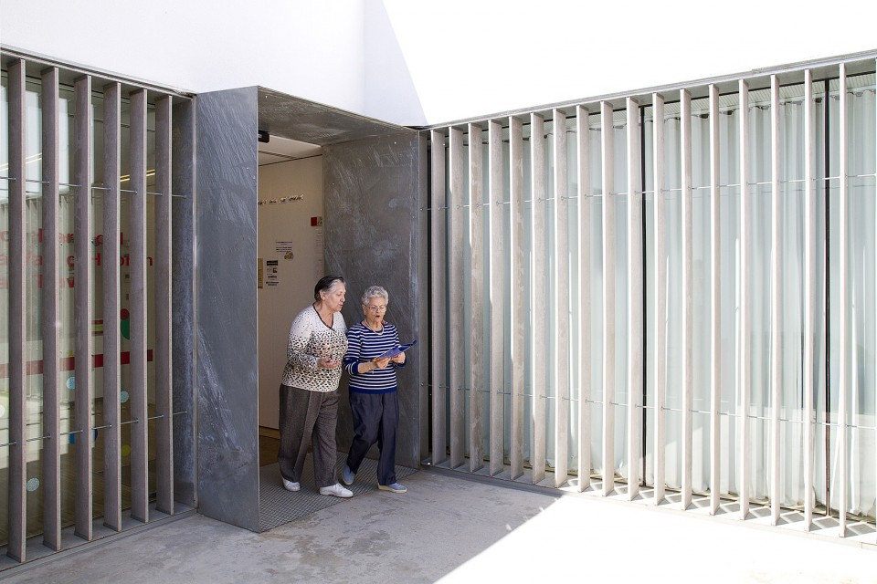 025-85 sheltered housing units for senior and public facilities by GRND821