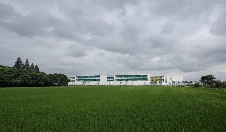 001-小学-学校河对岸的农田