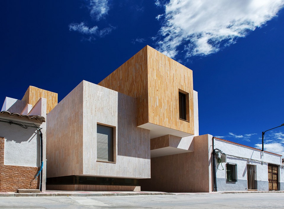 001-House R+ by OOIIO Architecture