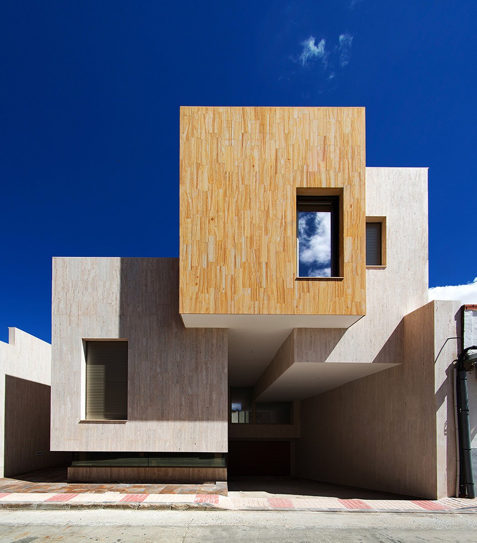002-House R+ by OOIIO Architecture