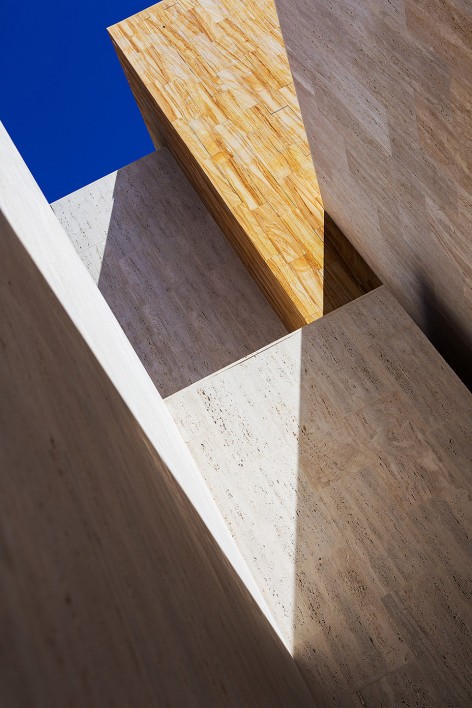 004-House R+ by OOIIO Architecture