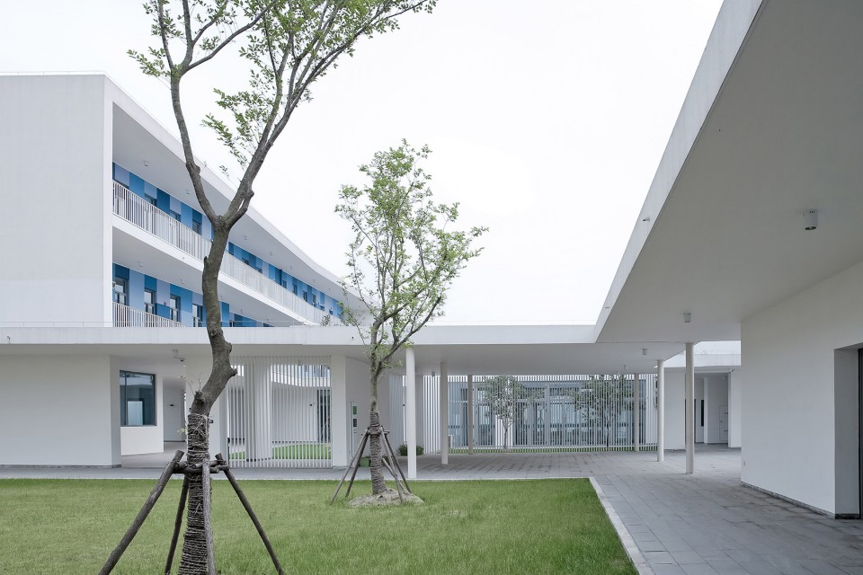 006-小学-主庭院1