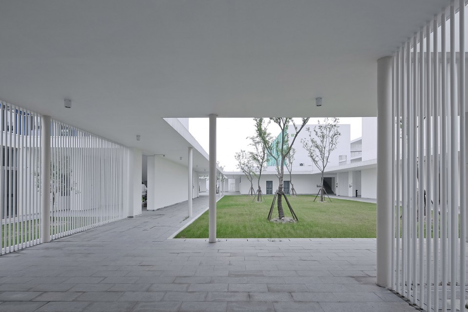 008-小学-主庭院