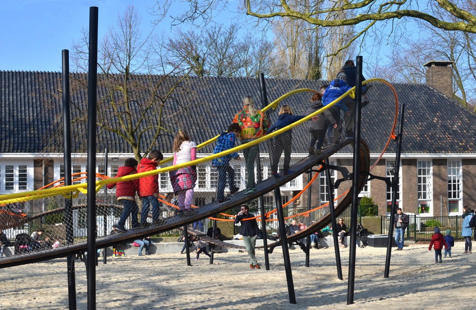 006-Play Garland Oosterpark by Carve