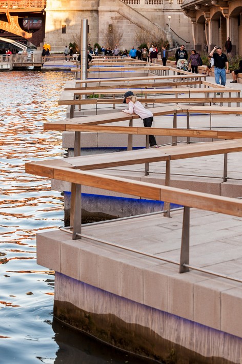 Chicago Riverwalk_39