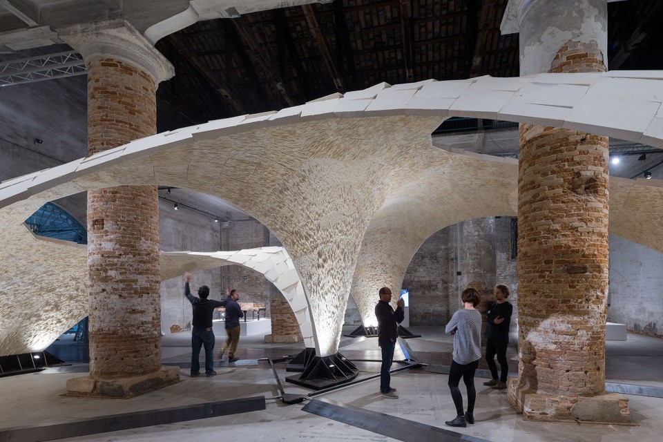 HighRes_03_Beyond-Bending_ArmadilloVault_Iwan-Baan